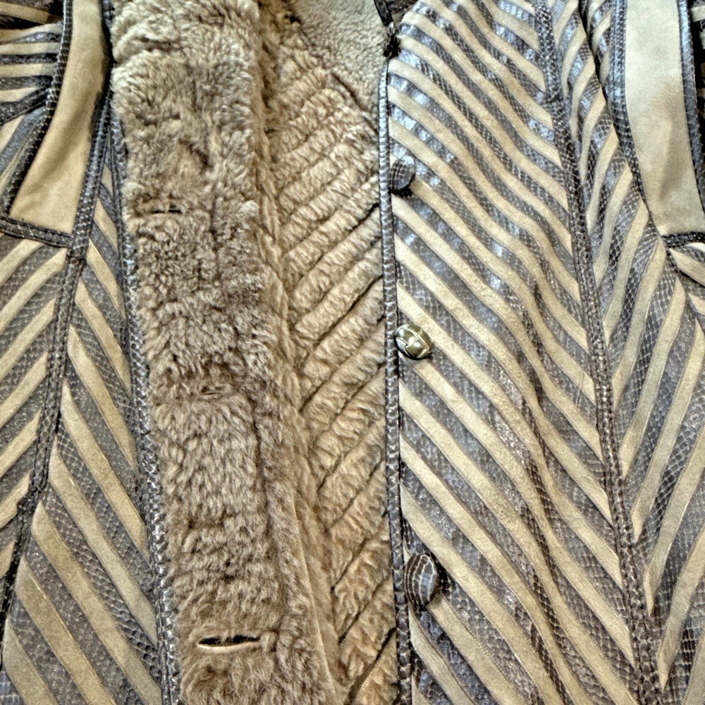 Vintage Suede & Embossed Leather Shearling Coat Tan Brown Boho Size 42 (M/L) - Picture 14 of 16